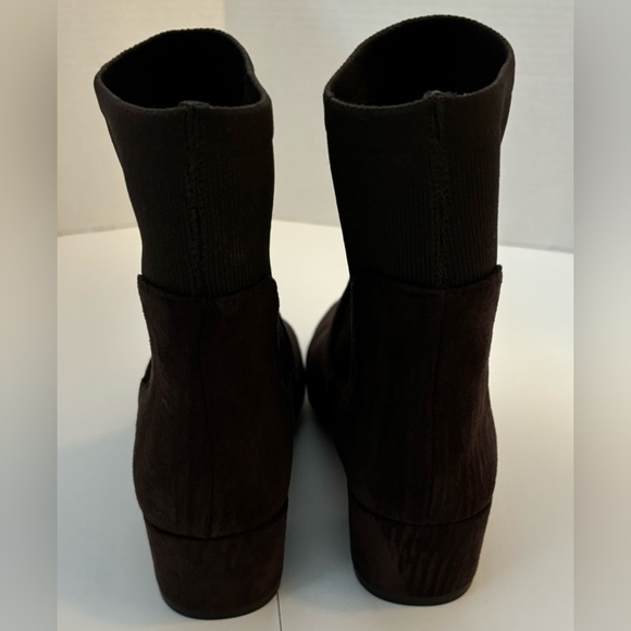 Cushionaire Women Brown Romi Block Heel Slip-On Ankle Boots Size 8 Fall Winter - Picture 2 of 15